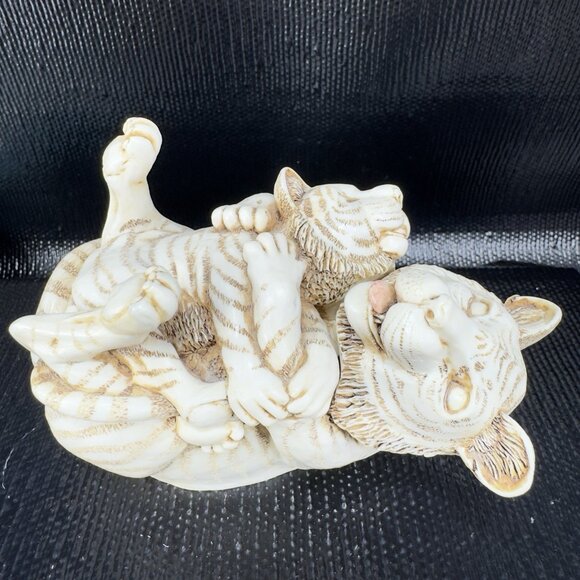 1993 Harmony Kingdom Pride And Joy Tiger and Cub Trinket Box Figurine Resin VTG - Picture 1 of 14